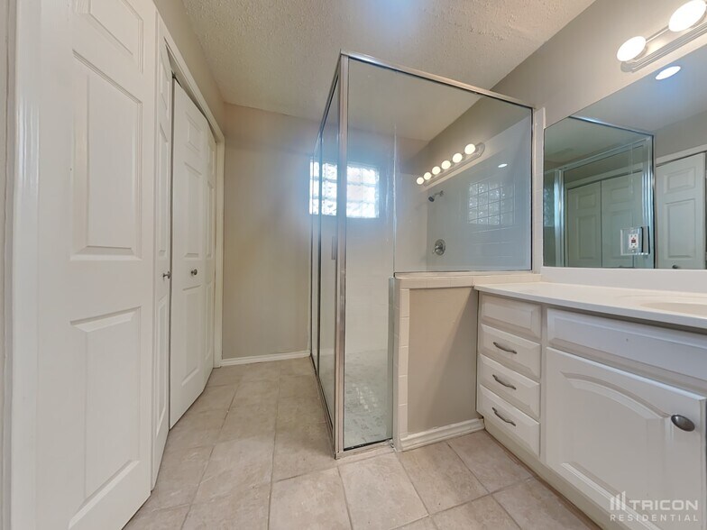 Building Photo - 4108 Coronet Ln