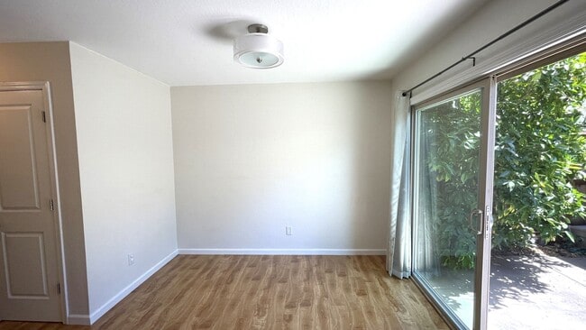 Building Photo - Concord Beautiful remodeled 3 bedroom 2.5 ...