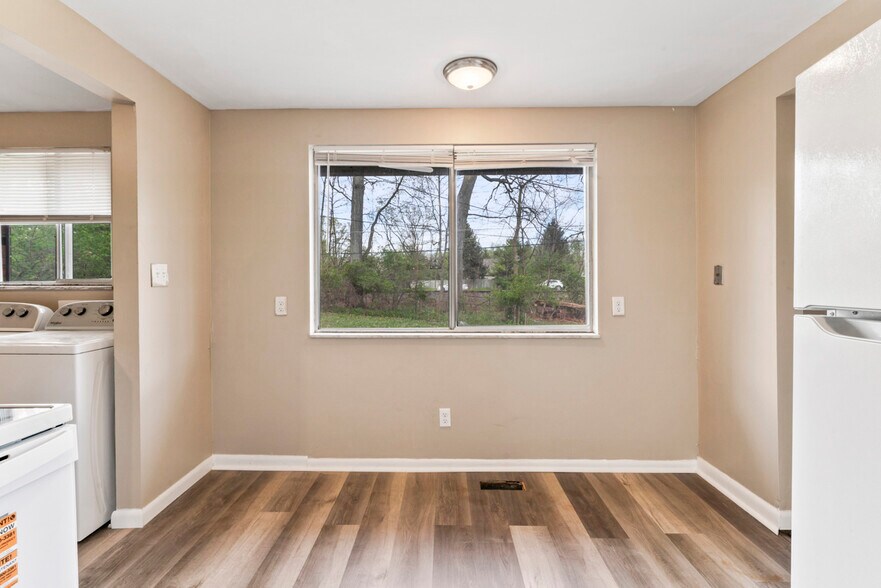 Building Photo - 4308 W Burton Dr