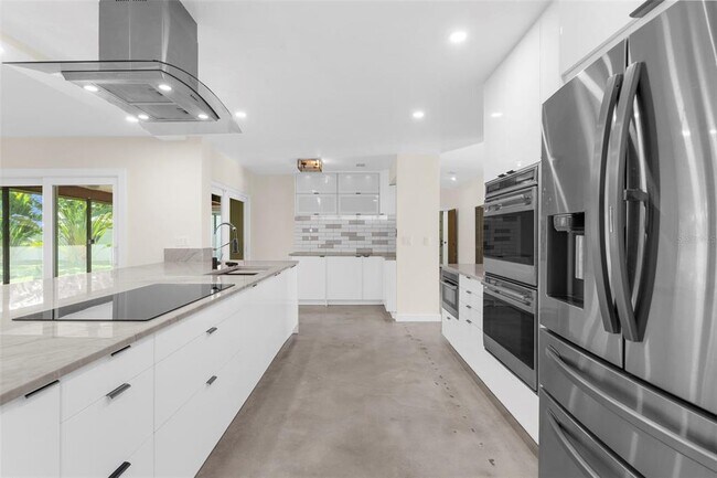 Building Photo - 4250 Marlowe Dr
