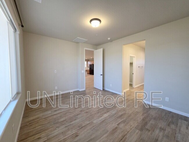 Building Photo - 308 Spirit Cir