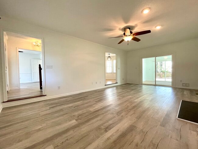 Building Photo - 117 Boxford Rd