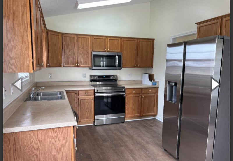 Building Photo - 120 Meadowlark