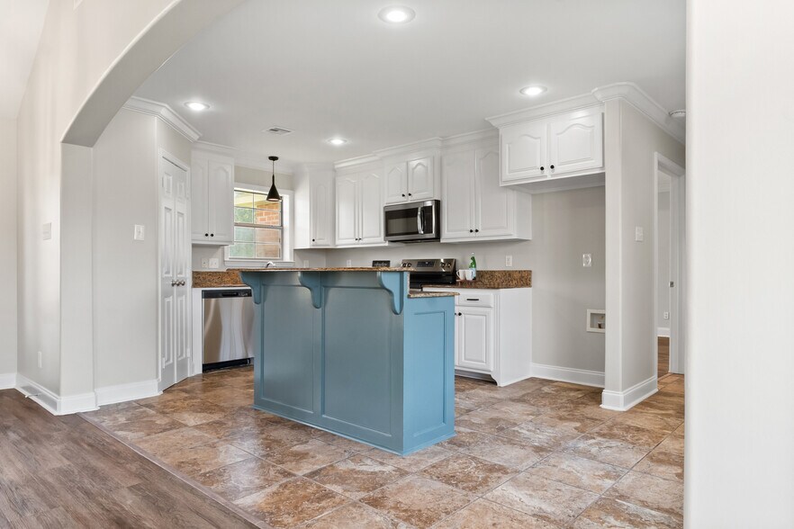 Building Photo - 107 Fox Trot Ln