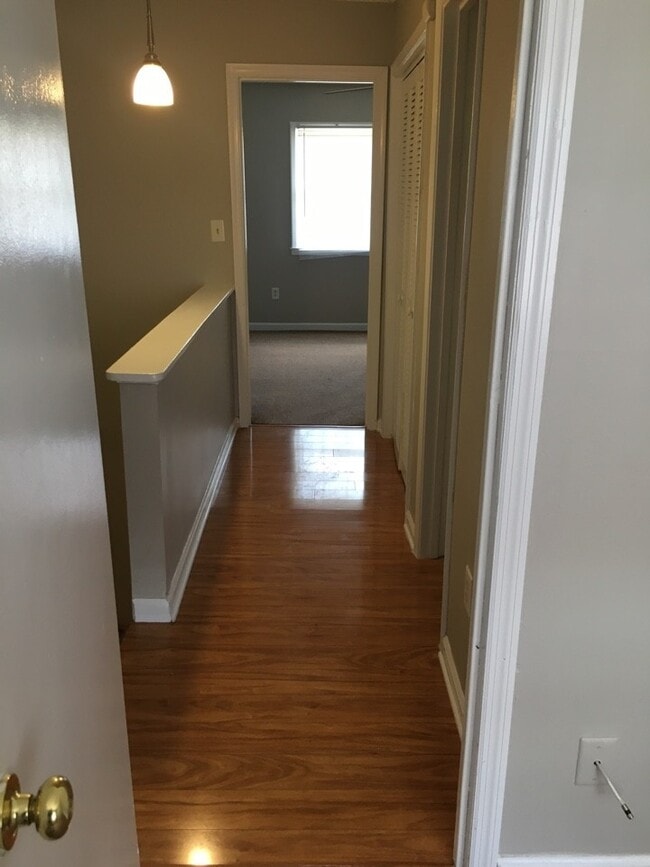 Building Photo - 2 Bedroom/1.5 Bath Condo for Rent! $1,300....