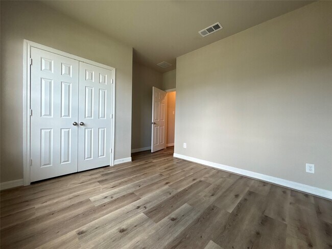 Building Photo - 2913 Clf Rdg Ln