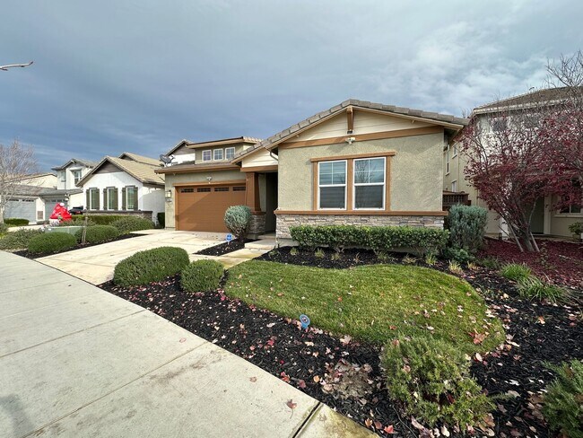 Building Photo - Stunning Lakefront River Islands Home