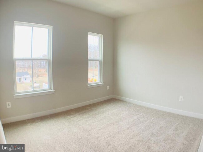 Building Photo - 11380 Willow Green Cir