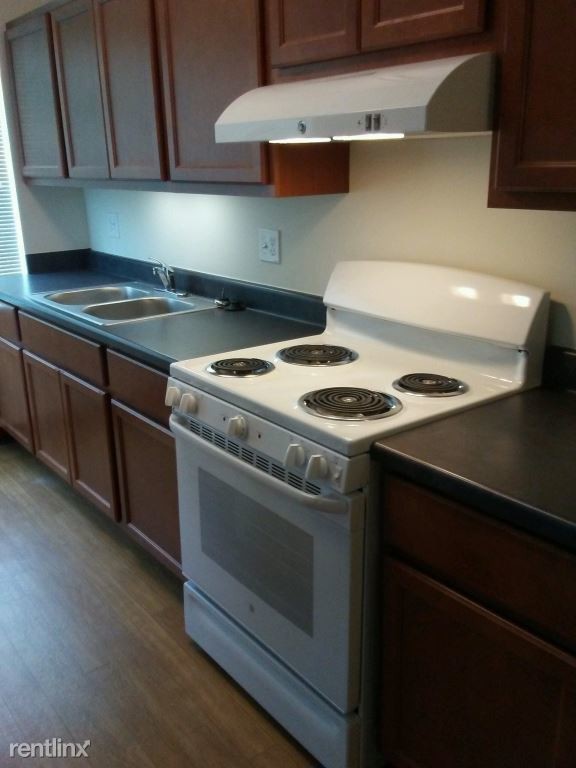 Building Photo - 2 br, 1 bath Apartment - Treymore Apartments