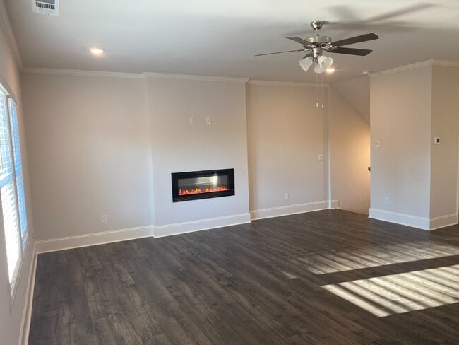 Building Photo - Modern 3-Story Townhome Near Woodstock High & Middle School