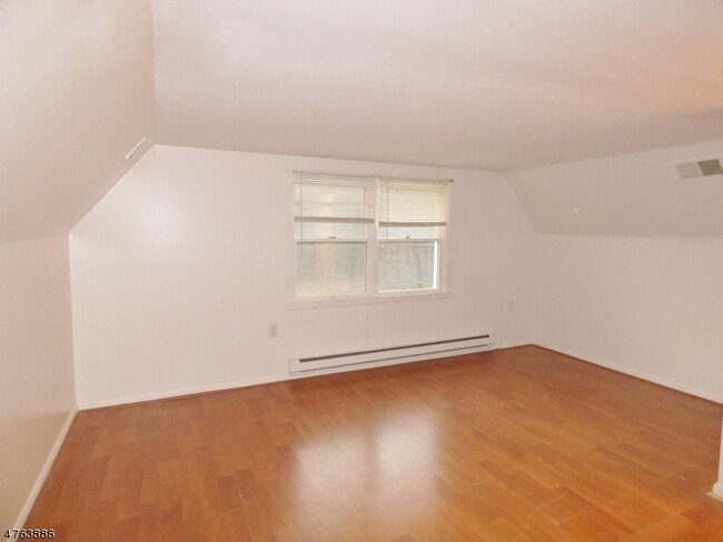 Building Photo - 8 N Glen Ave