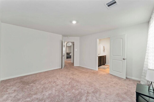 Building Photo - 408 Elaine Vly Dr