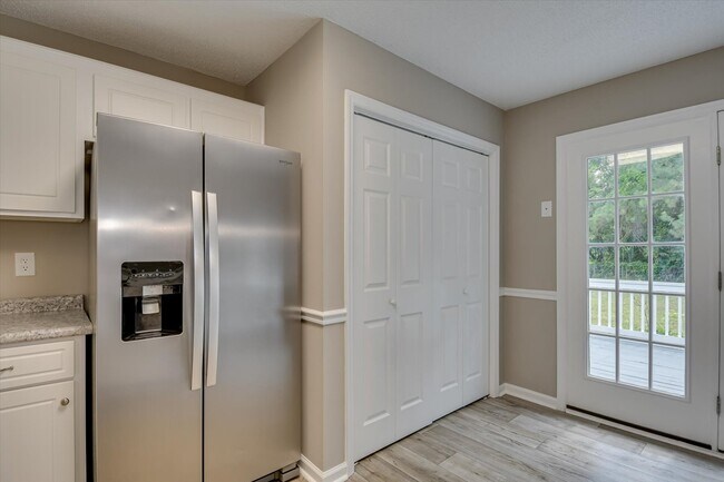 Building Photo - 2719 Davis Mill Rd