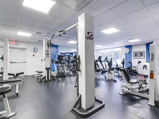 Building Photo - 3900 Galt Ocean Dr