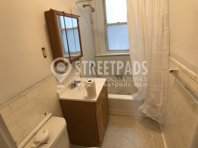 Building Photo - 2 bedroom in Boston MA 02215