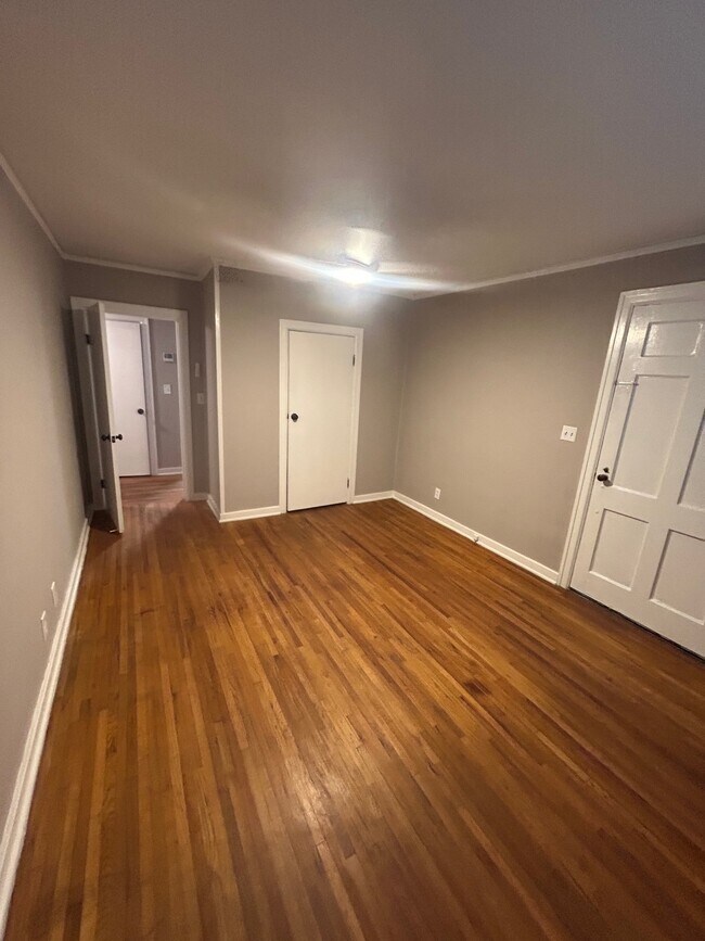Building Photo - 13 Brantwood Dr