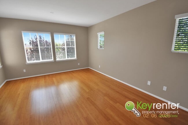 Building Photo - Beautiful 4 Bedroom Windemere Home on Corner Lot