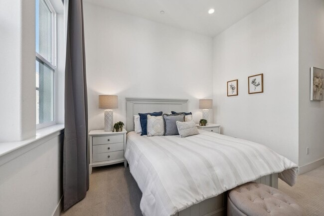 Building Photo - 3479 Client Cmn