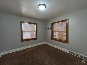 Building Photo - 1717 Roys Ave