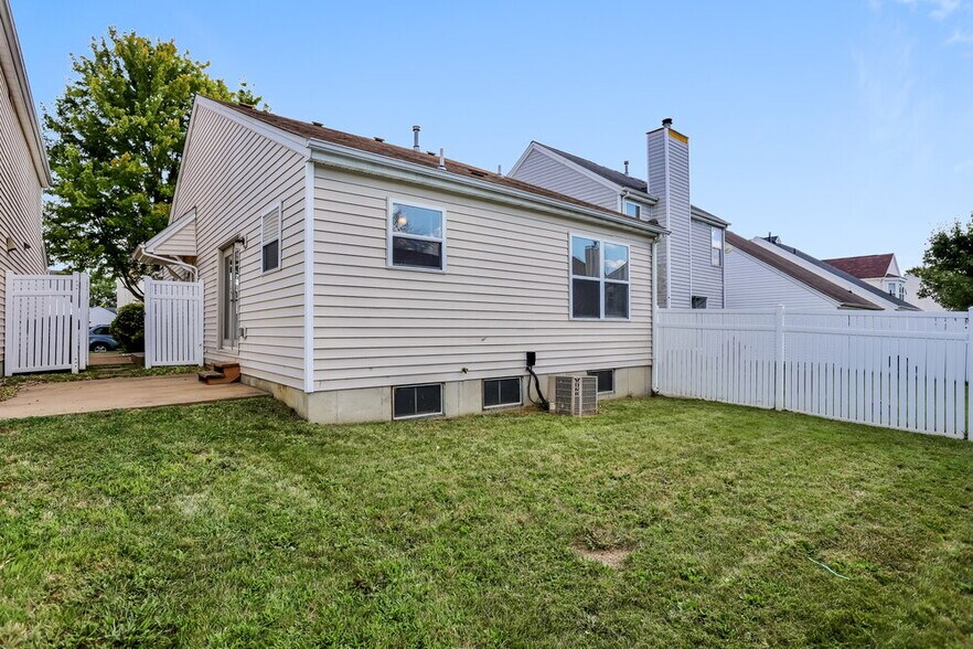 Building Photo - 1280 Garden Village Dr