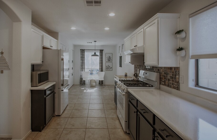 Kitchen - 4746 E Woburn Ln