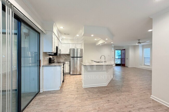 Building Photo - 413 New Kent Pl