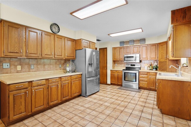 Building Photo - 8284 Co Rd 209