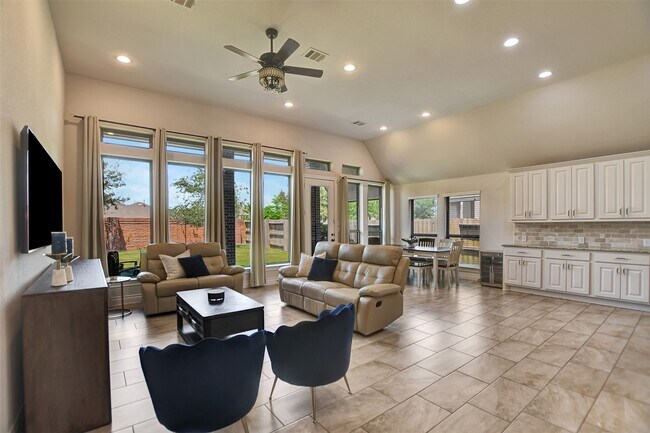 Building Photo - 10710 Balivcar Ct