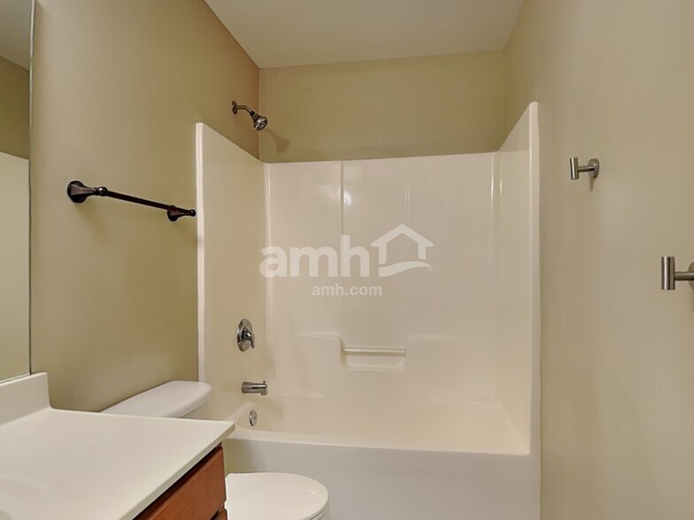 Building Photo - 271 Waxberry Ct