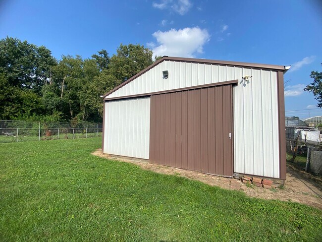 Building Photo - Finley St. 3217