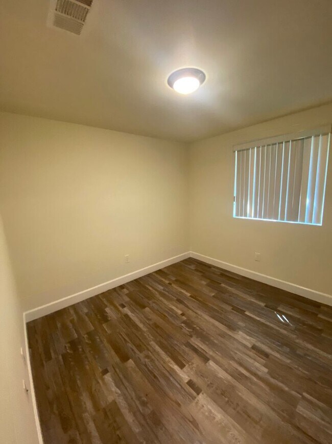 Building Photo - 23(1456,1458)