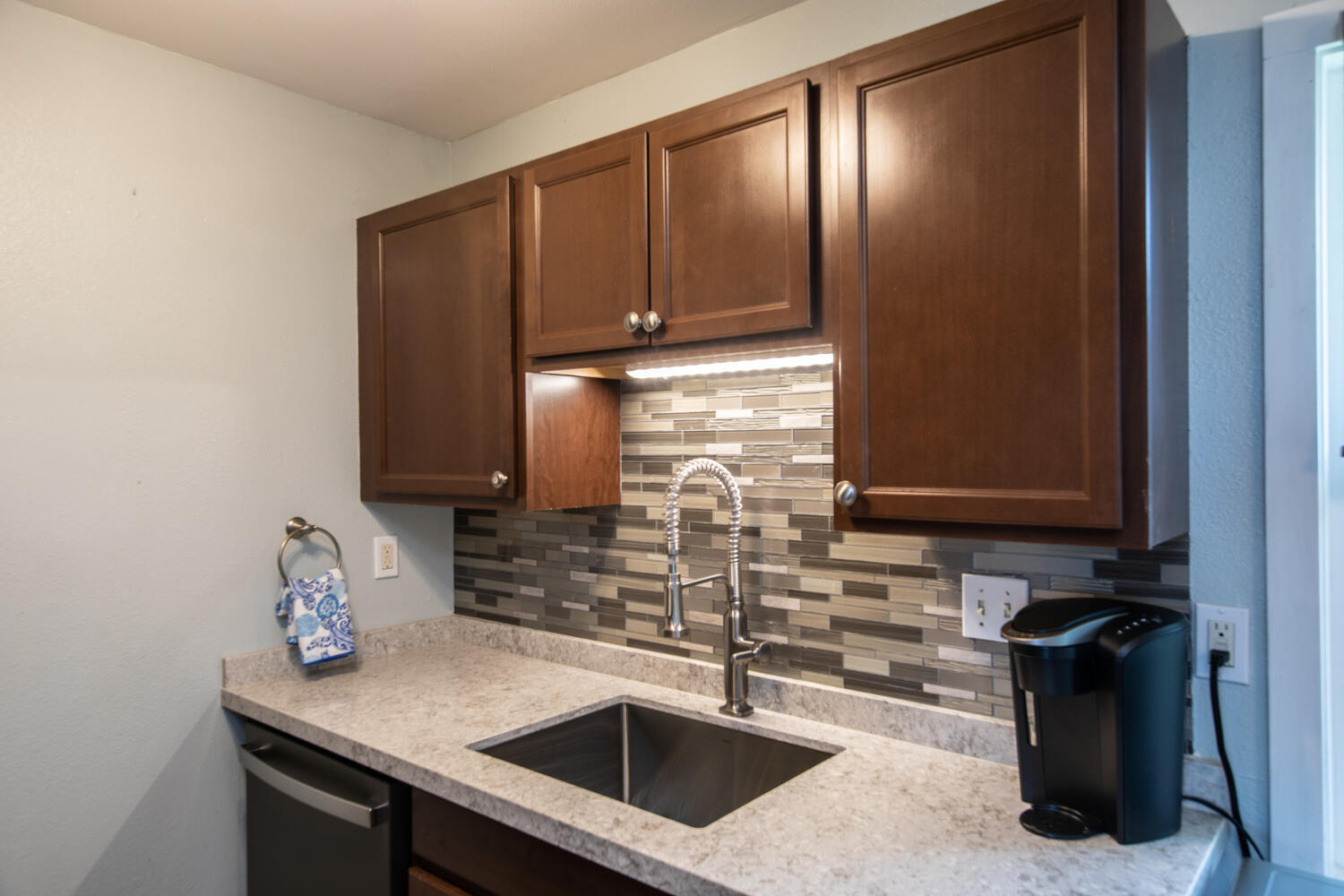 kitchen - 74-5618 Palani Rd