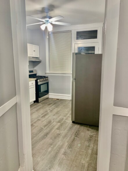 Building Photo - 6629 S Green St