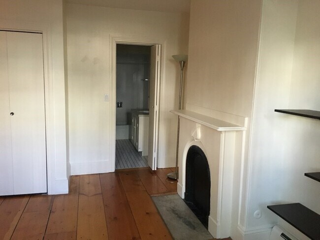 Building Photo - 109 Warren Ave