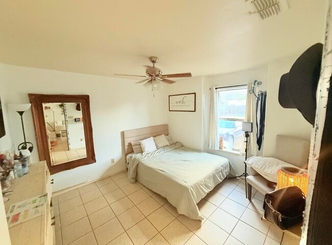 Building Photo - 4707 Los Laureles Ln