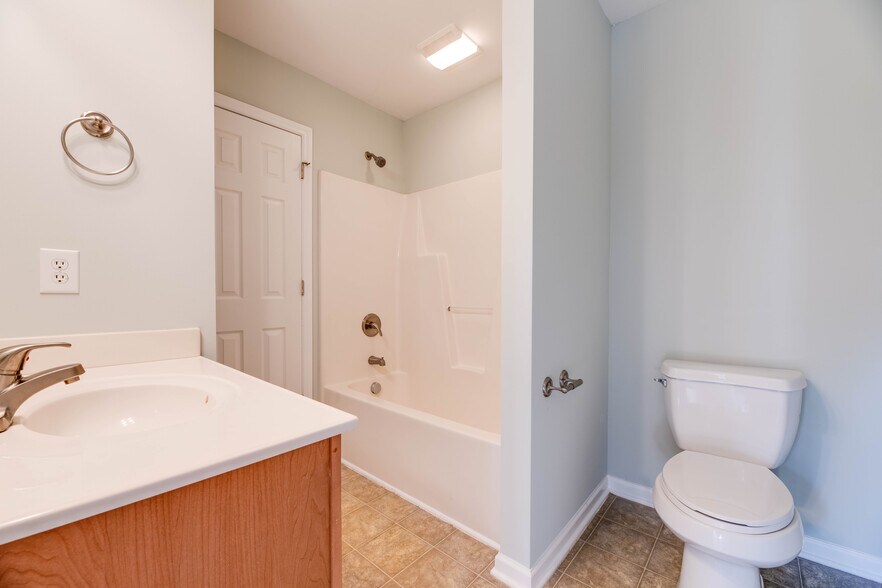 Master Bathroom - 1508 Manning Forest Dr