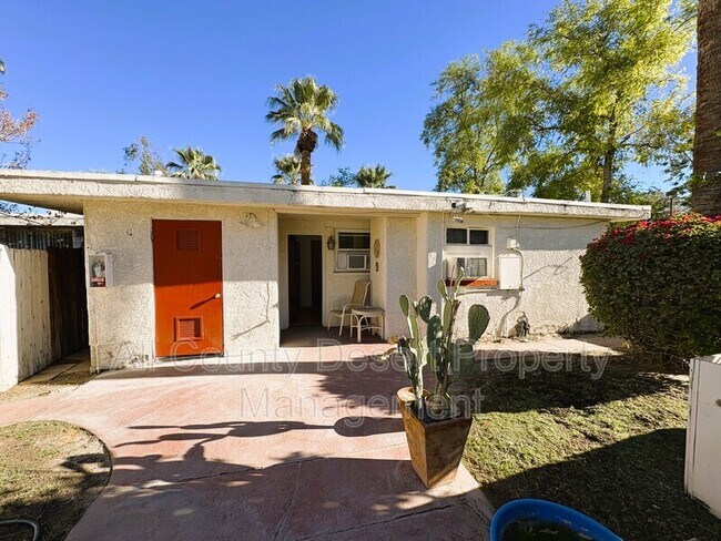 Primary Photo - 44651 San Pascual Ave