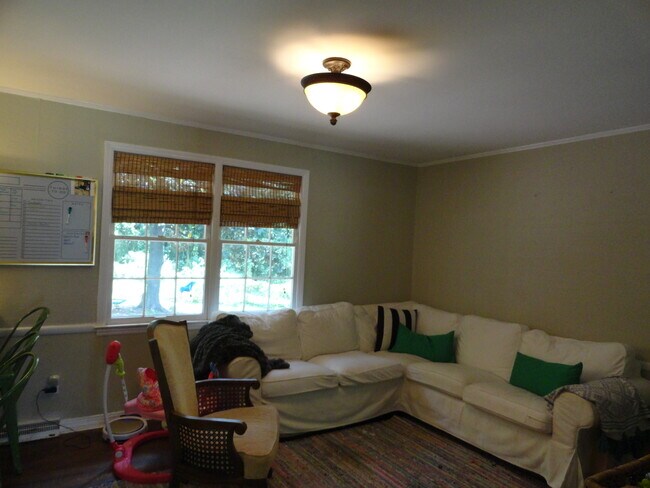 Building Photo - 5531 Farmbrook Dr