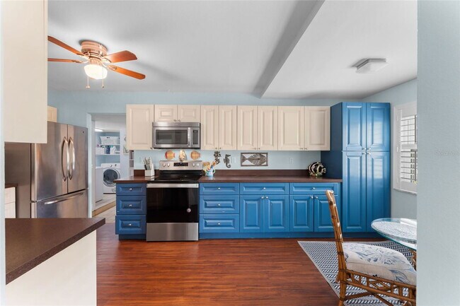 Building Photo - 209 Emerald Ln