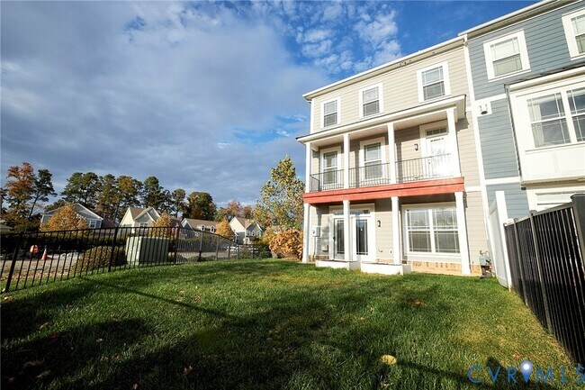 Building Photo - 11458 Hayloft Ln