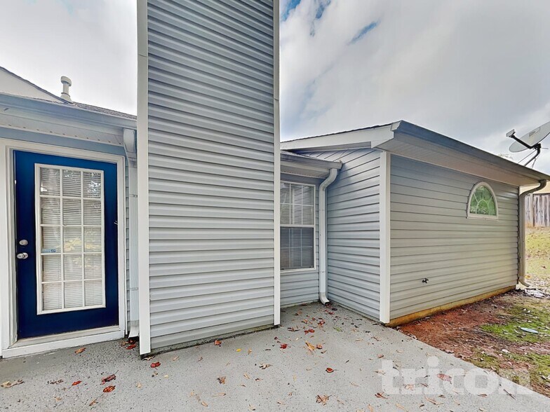 Building Photo - 10162 Commons Way