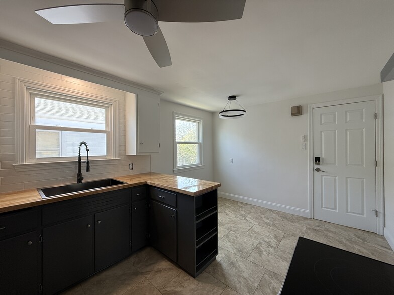 Building Photo - 312 Nassau Ave