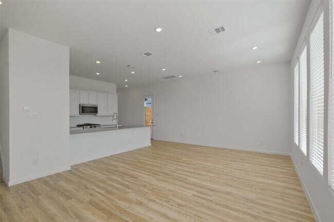 Building Photo - 5562 Amber Brook Ln