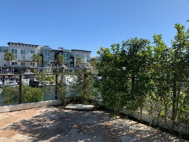 Building Photo - Boat Dock Home | Gated Community | Oxnard ...