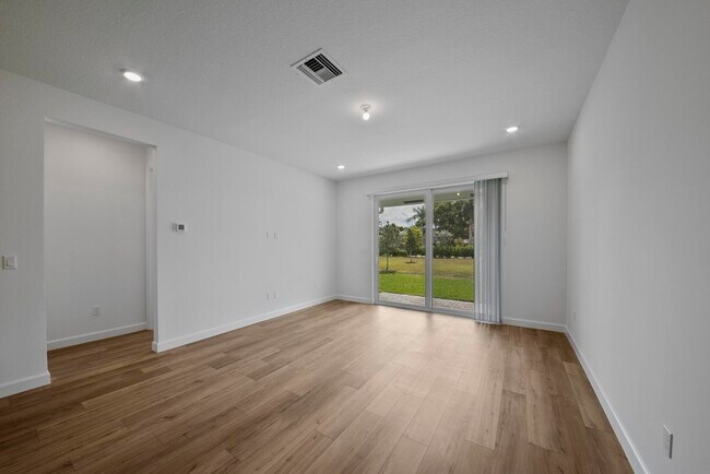 Building Photo - 13812 Hero Path