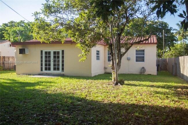 Building Photo - 624 Westward Dr