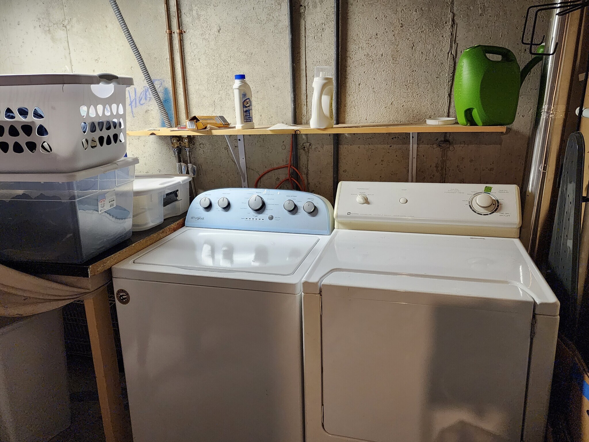 Building Photo - 220 Main St