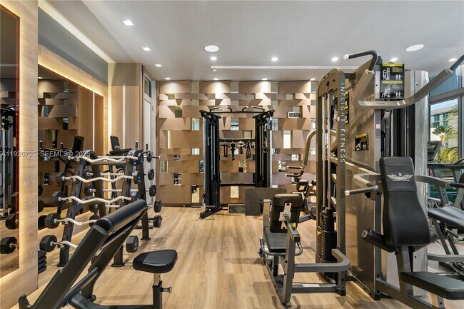 Building Photo - 9940 W Bay Harbor Dr