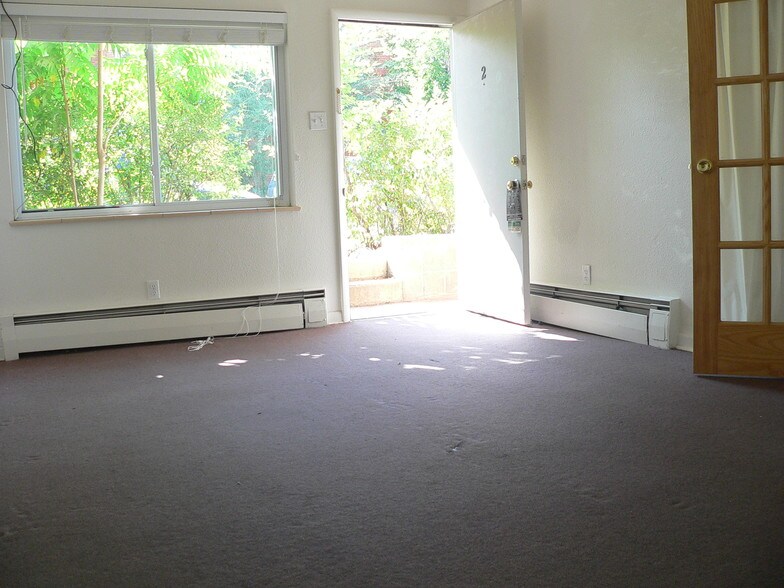 1224 PVT BR entrance- Bay window postcard views of the mountains - 1224 11th St