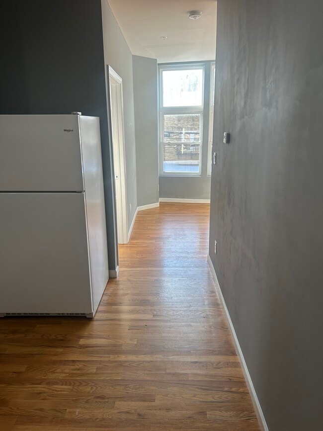 1br hallway - 231 Dayton Ave